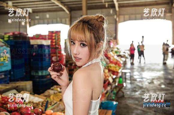 AISS爱丝(钻石版) - 松果儿的泳装旅程：图片带你领略夏日气息，下载不怠慢哦！