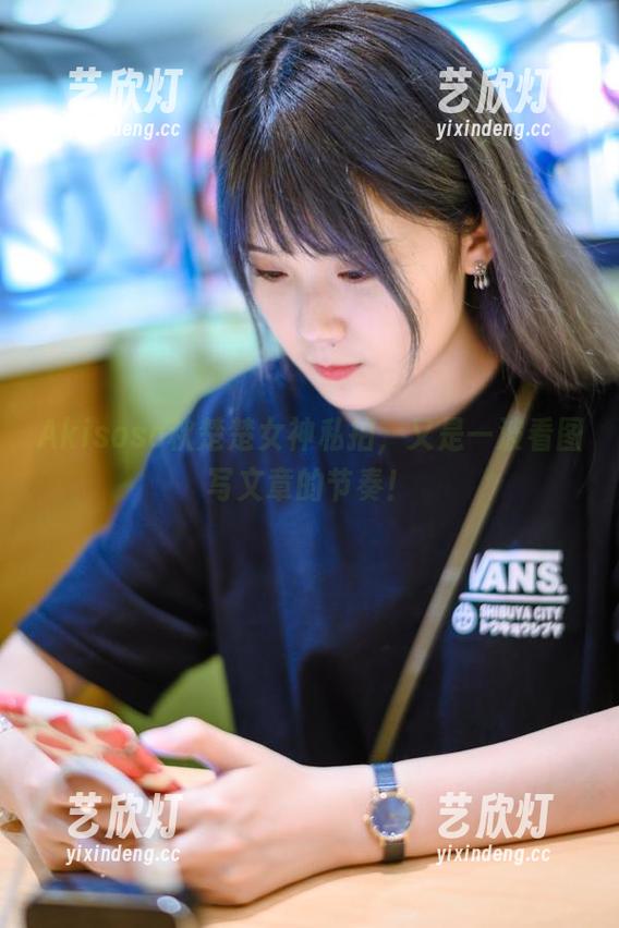 Akisoso秋楚楚 Akisoso秋楚楚女神私拍,又是一波看图写文章的节奏!