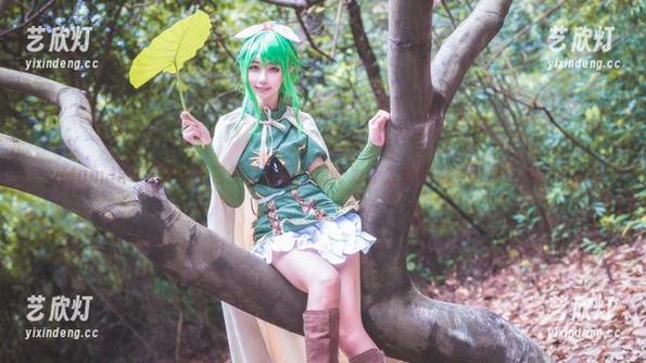 Momoko葵葵 Momoko葵葵的图包全套礼服,想问为什么她穿衣服比我还会挑?!