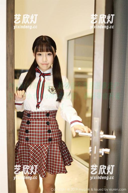 MyGirl美媛馆-伊小七MoMo MyGirl美媛馆 - 抱着这个免费图集走户外,伊小七MoMo的日常,拿好零食开看!