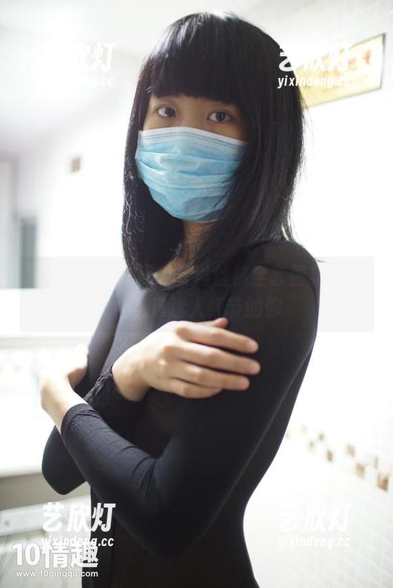 ROSI入驻！黑色长筒丝袜全套图集，适合痴迷迷人细节的你
