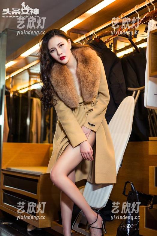 TouTiao头条女神-松果儿 TouTiao头条女神 - 高清里的松果儿:皮衣,会不会成她的“致命武器”?