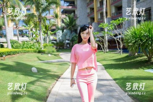 TuiGirl-模特林夕 TuiGirl - 原图展示的模特林夕旅拍,哎呀,这种氛围又让我产生了不必要的联想。