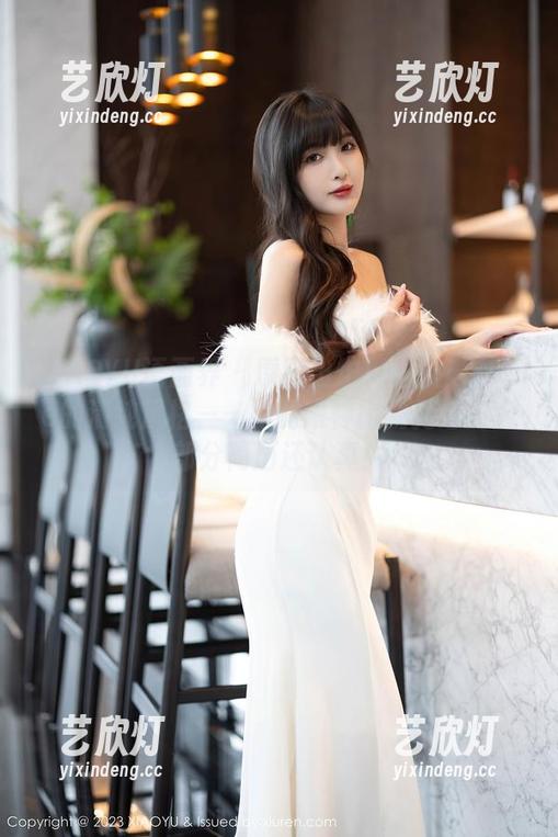XIAOYU语画界-杨晨晨Yome XIAOYU语画界 - 原图出炉!杨晨晨Yome的清纯风格——她的眼神比我见过的大部分简历还认真!