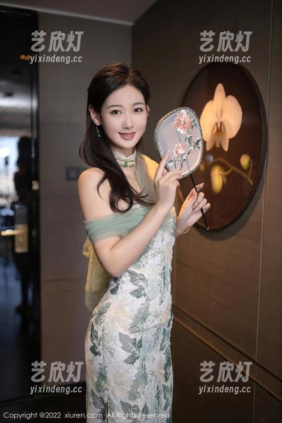 Xiuren秀人网-会飞的小虎牙 Xiuren秀人网 - 校服不只是青春的代名词,会飞的小虎牙的美图合集疯狂UP竟是如此!
