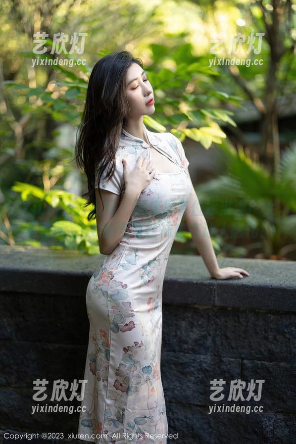 Xiuren秀人网-大美媚京 Xiuren秀人网 - 图库里有位冰淇淋!大美媚京,HD的美臀丝袜实在让人融化!