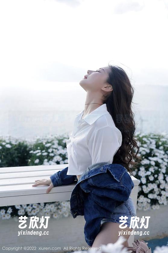 Xiuren秀人网-容容容Alice Xiuren秀人网 - 原图特辑:容容容Alice和她的裤里丝,这也是穿搭的一种风景