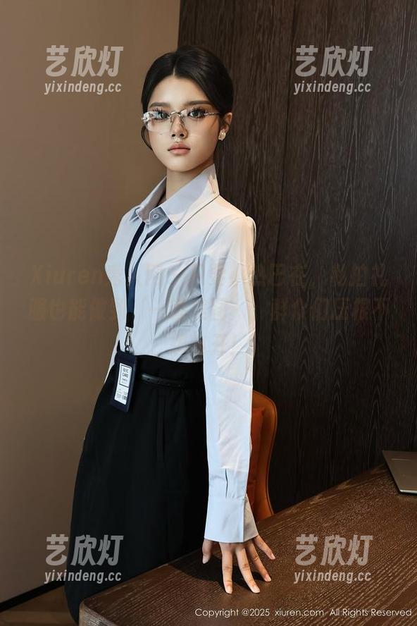 Xiuren秀人网-小热巴 Xiuren秀人网 - 只要小热巴在,私拍礼服也能做到‘一键美图’,群众们压根不想离开!