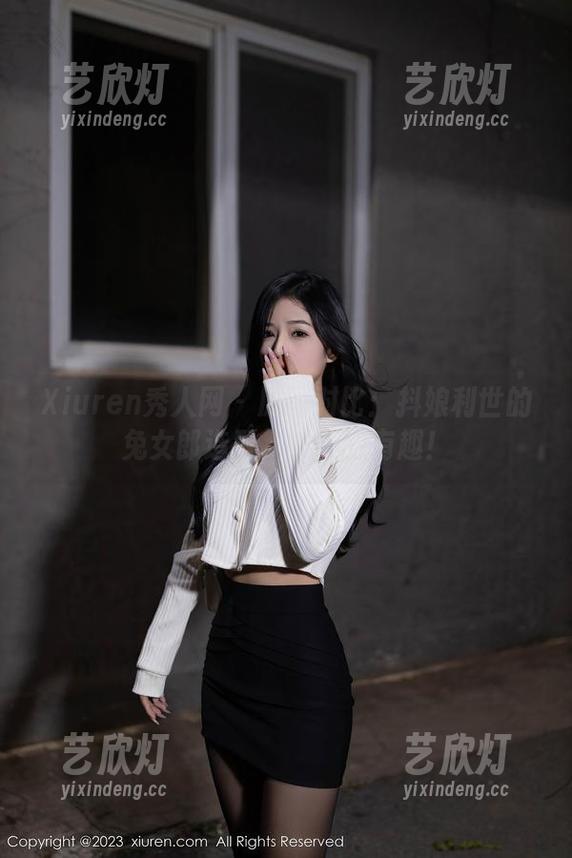 Xiuren秀人网-抖娘利世 Xiuren秀人网 - 原图对比:抖娘利世的兔女郎造型,意外的有趣!