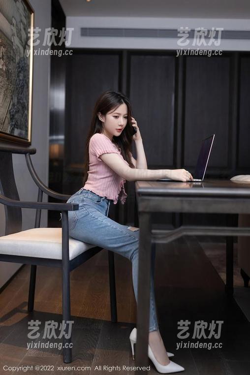 Xiuren秀人网-萌白酱 Xiuren秀人网 - 难得的美图,萌白酱在换季时来点温柔?