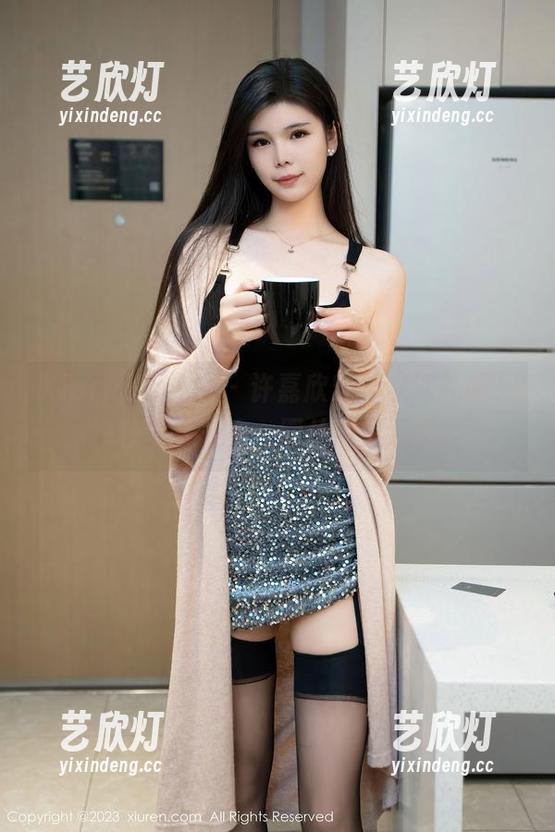 Xiuren秀人网-许嘉欣 Xiuren秀人网 - 许嘉欣穿上魔法礼服,一秒变身公主,图片随便点赞!
