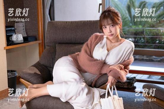 aqua水淼 aqua水淼的乳牛服cos:今天我们要用“乳”罩上一切不愉快!