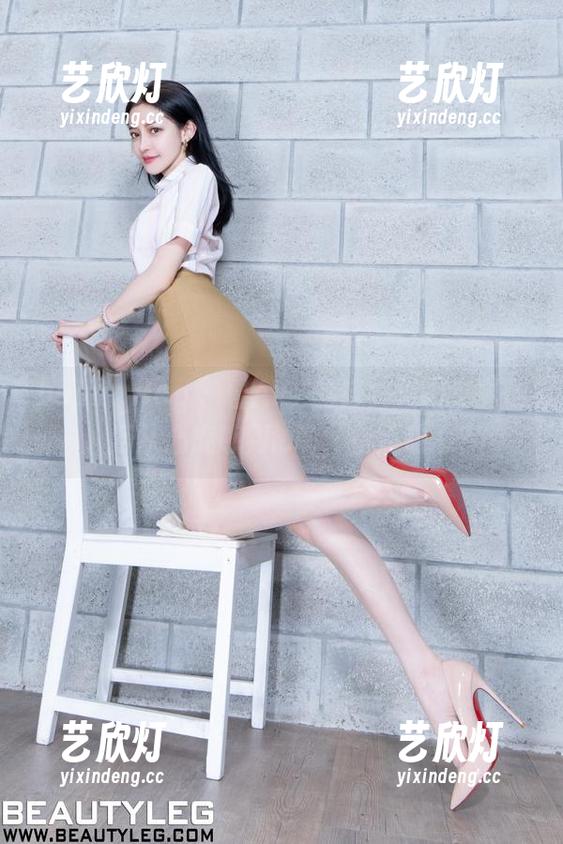 beautyleg-AVY beautyleg - 看AVY的修女美图,真让人打从心底感到...呃,有点动心?