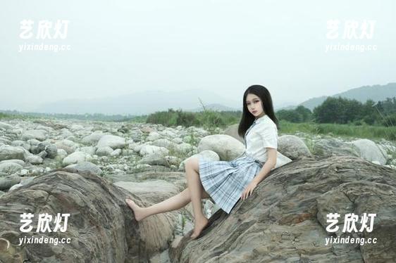 eloise软软 被eloise软软的作品《妹妹》softkill,隐隐的好奇心开始泛滥……