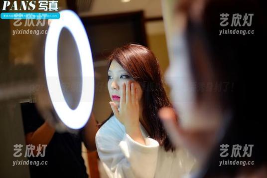 pans-安妮 pans - 安妮的牛仔裤写真,壁纸也开始想要秀身材了!
