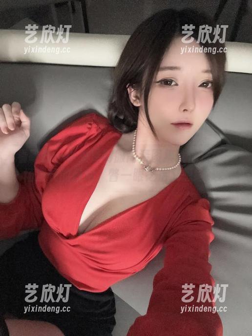 一小央泽 看哪部一小央泽制服高清图集就像成了一场漫长的日常,瞥一眼之后又想继续。