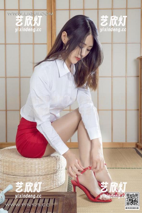 丽柜-尔尔 丽柜 - 盛宴中的尔尔和他的私拍,这资源难道是宝藏吗?还是个坑?