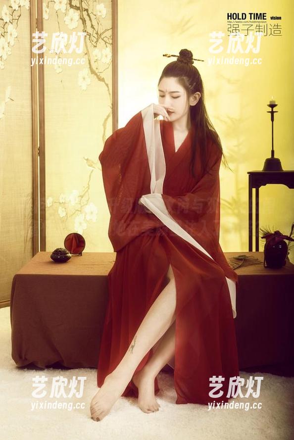 丽柜-文芮 丽柜 - 美图包升级版:文芮与双生花的闺蜜情丝,难道她在美颜里注入了奶茶?