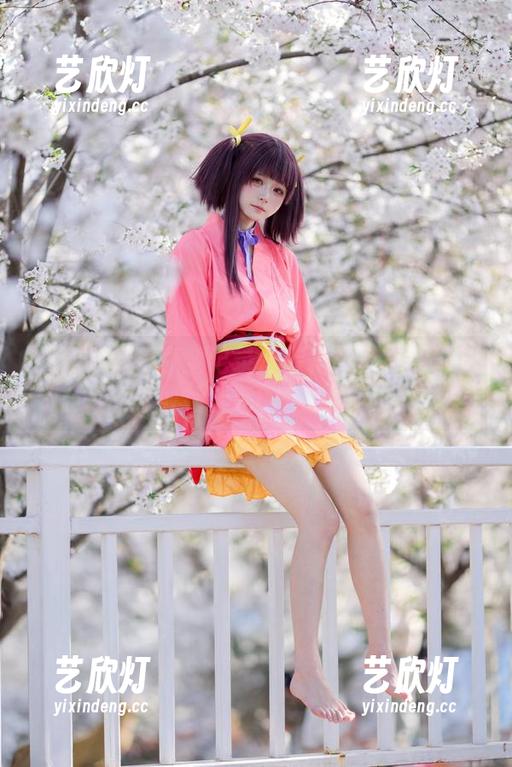 九柒喵 九柒喵的写真全记录:因为护士也需要偶尔收拾针筒的烂摊子!