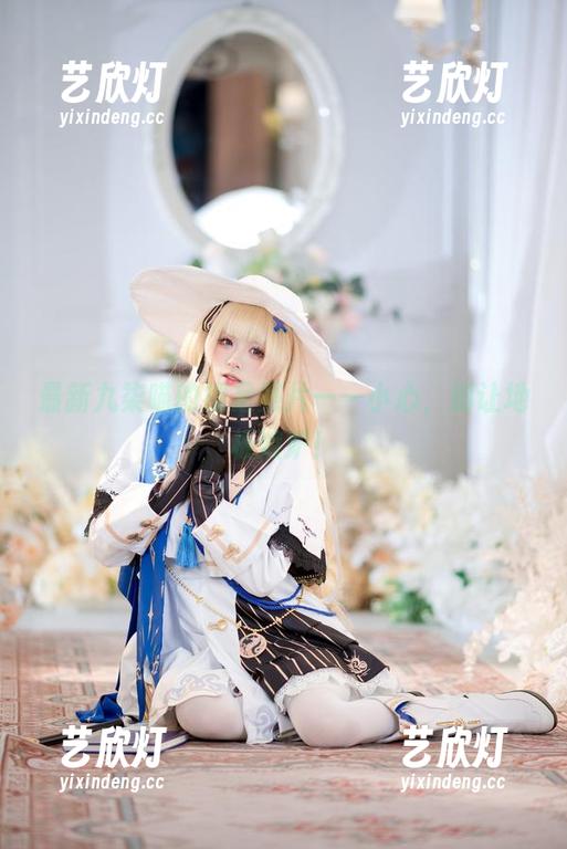 九柒喵 最新九柒喵的裸足照片——小心,别让地板嫉妒!