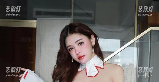 微密圈 - 冲到图册去看于芷晴的圣诞红兔，结果发现了另一只自拍狂兔！