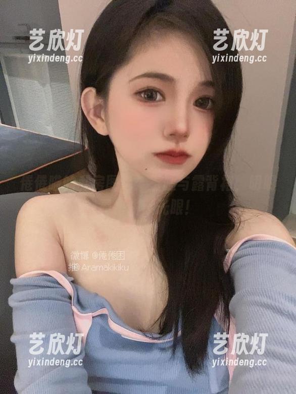 倦倦喵 倦倦喵的私房图包:玉腿与露背裙,明明是比拼激光眼!