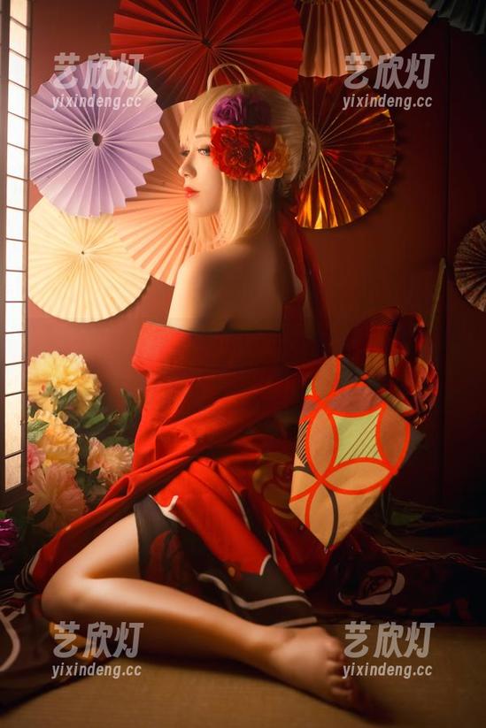 千寻大人 免费照片!千寻大人的修女造型,原来这才是当代修女的正确打开方式!