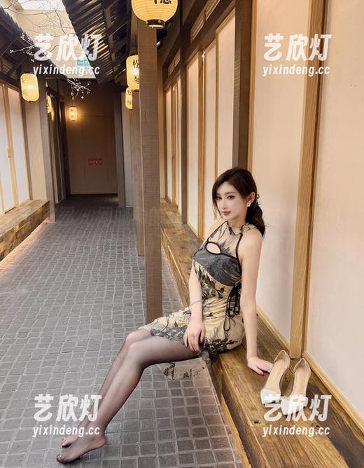 周妍希 微密圈 - 周妍希的私房写真:穿旗袍的间谍任务太成功了,水印就吓跑了!