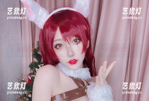 啾小妍Deer 看啾小妍Deer的礼服平面,不过是多了一片布而已吧!