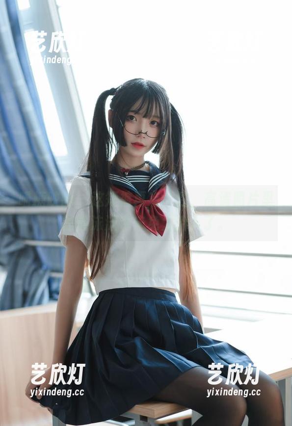 喵糖映画-蠢沫沫 喵糖映画 - 这短裤再有个性,高清照片里的蠢沫沫也未免太招人了。