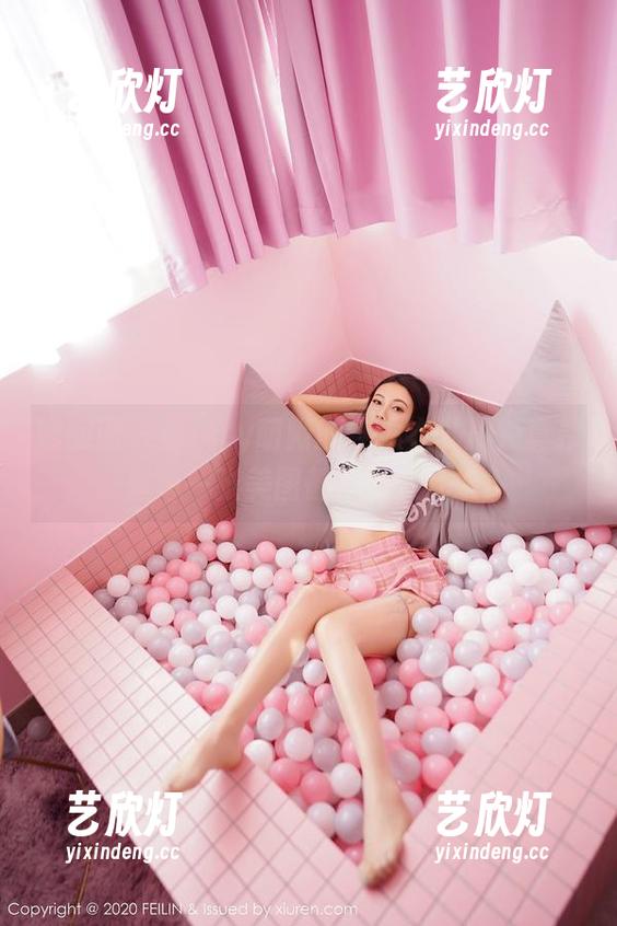 嗲囡囡-Misty萌晰 嗲囡囡 - Misty萌晰的连体衣私拍,真希望每一张美图都能多发几次!