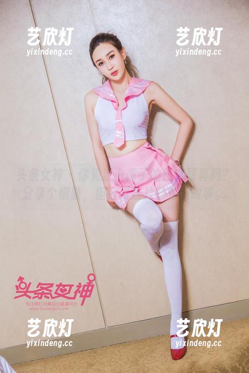 头条女神-小晴子 头条女神 - 你见过小晴子的日常写真吗?分享个懒散,但每张照片都在讲故事。