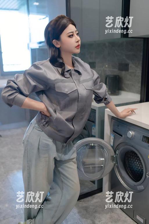 奈汐酱Nice 光感满满的奈汐酱Nice,真希望可以把这些油亮美图打包免费发个红包!