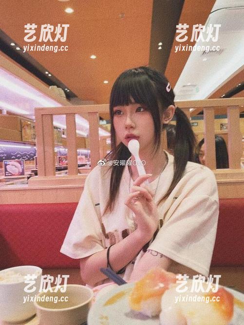 安曜曜 安曜曜的天台在线原图:这角度,我给满分!