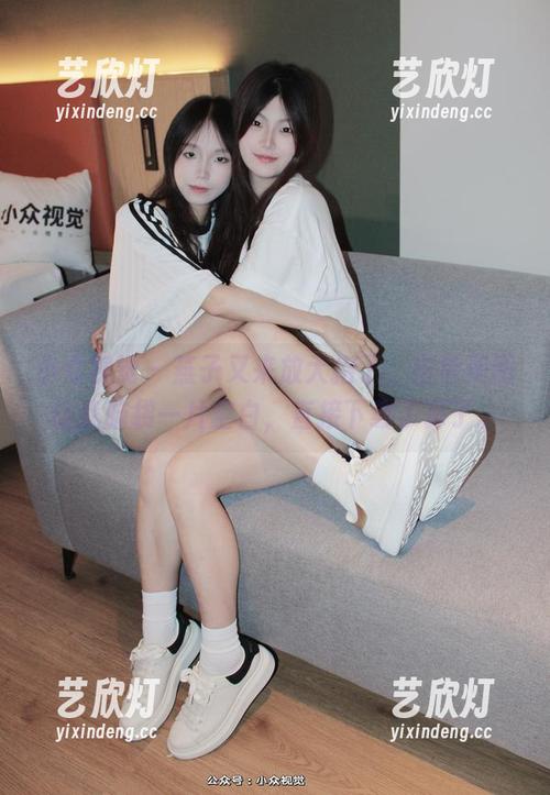 小众视觉-燕子 小众视觉 - 燕子又来放大招了,白色美图让我脑袋一片空白,直接下载了算了。