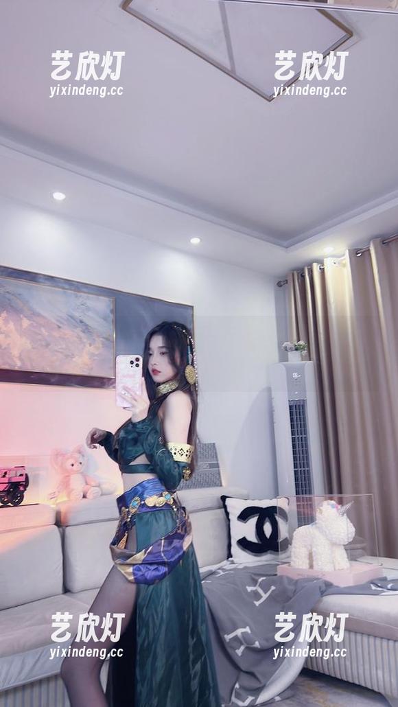 小小奶瓶儿 小小奶瓶儿的白开水毛衣,简单却让人停下观看的诱惑!