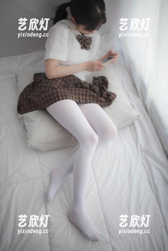 少女秩序-小满 少女秩序 - 小满的美腿精选,哈哈,这才是实际腿长大于抱歉!