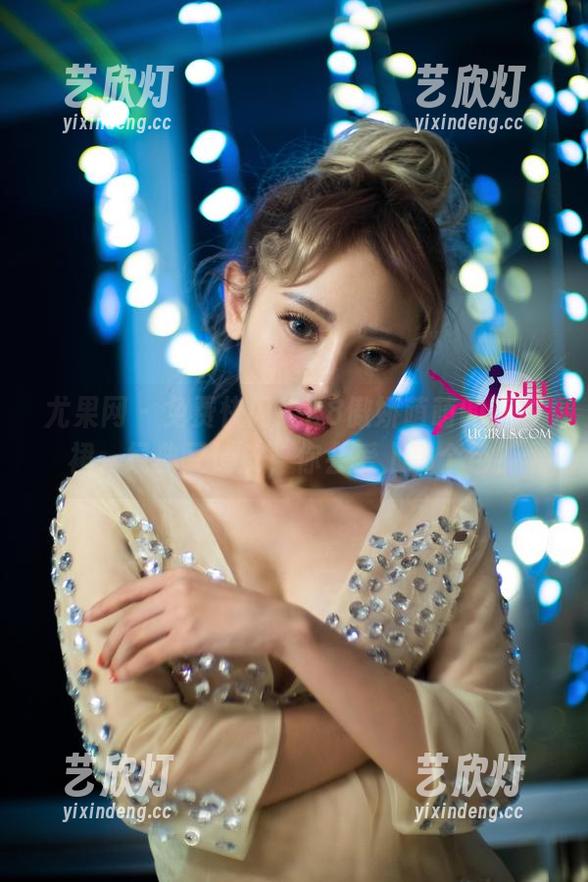 尤果网 - 免费快闪！K8傲娇萌萌的连衣裙，经典又俏皮，你会爱上哪个色？
