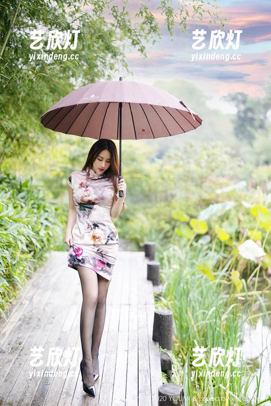 尤蜜荟 - 思淇Sukiii透明私拍合集：别让她的模糊感吓到你，那才是魅力所在