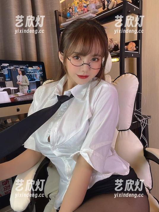 张思允 微密圈 - 这组张思允的旗袍私房原图,让我想起了那个年代的美…你们懂的吧?