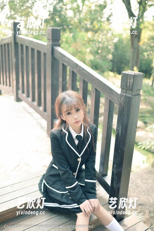 推女神-施忆佳 推女神 - 施忆佳的水手服写真:看我如何把海洋搬上岸!