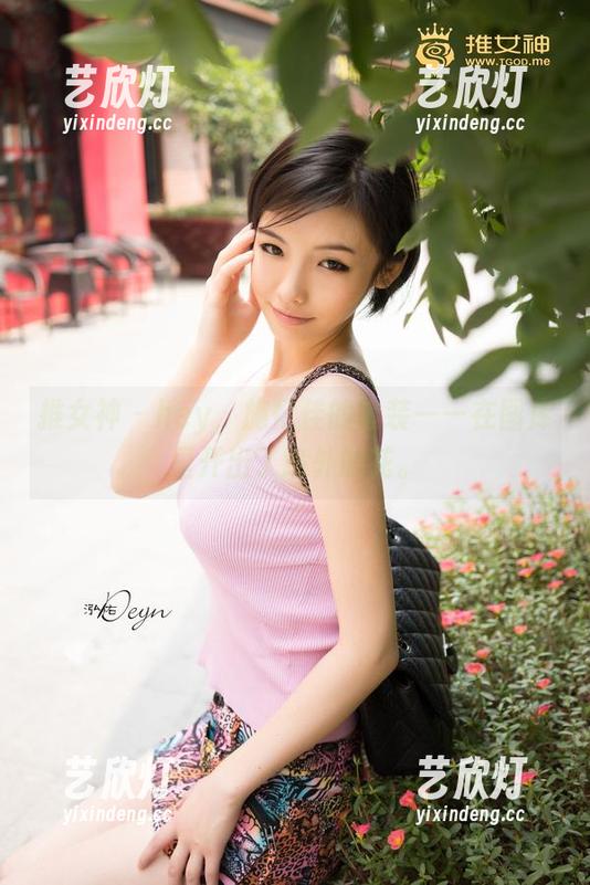 推女神-施忆佳 推女神 - hey,施忆佳的套装——在图库里开出了意外的花。