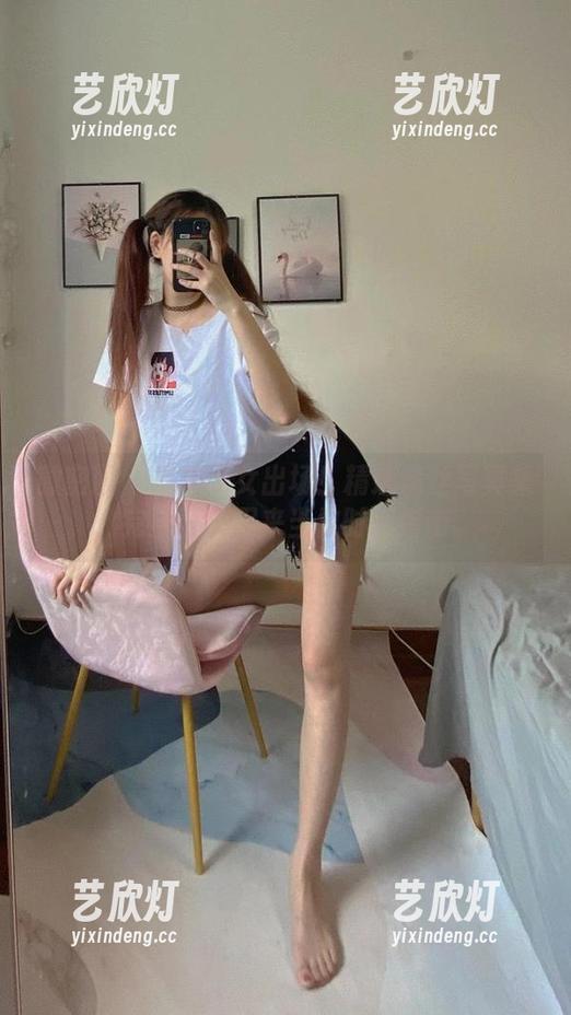 提袜少女 微密圈 - 提袜少女出场!精选黑丝写真集,完全可以用来当做时尚指南。