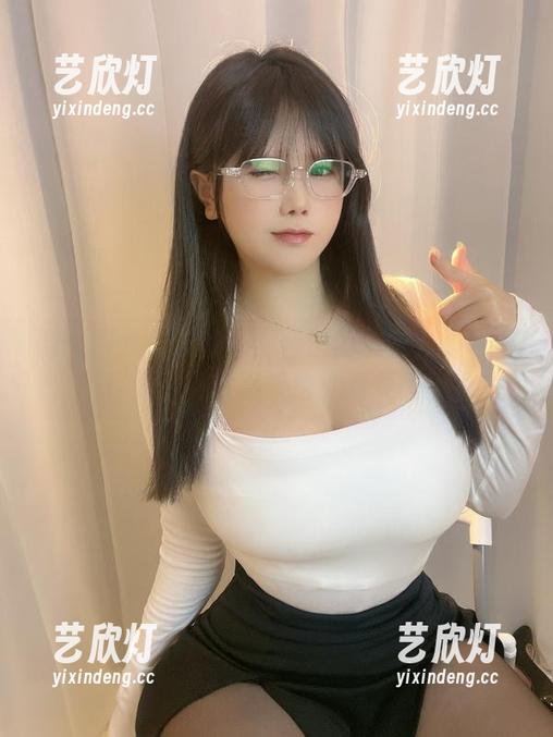 是可馨吖 微密圈 - 苦于找不到合适的皮衣?是可馨吖的定制写真来给你点灵感!