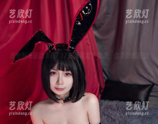 想看制服版的末夜787最新写真？别急，你要的都在这里！