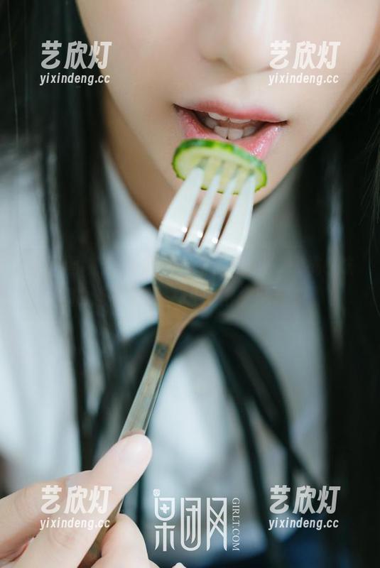 果团网-蜜桃Q妹儿 果团网 - 今天免费这个图册吗?蜜桃Q妹儿的连衣裙让一切变得生动起来。