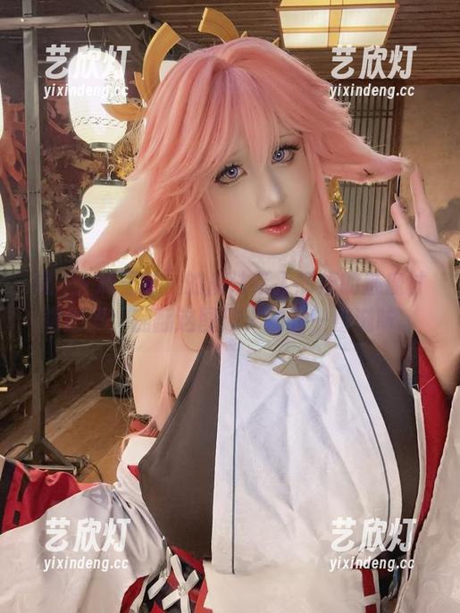 桜满三时 随“桜满三时”的魔法跃入辉煌的魅魔甘雨世界,翻翻这图册,别有一番滋味。