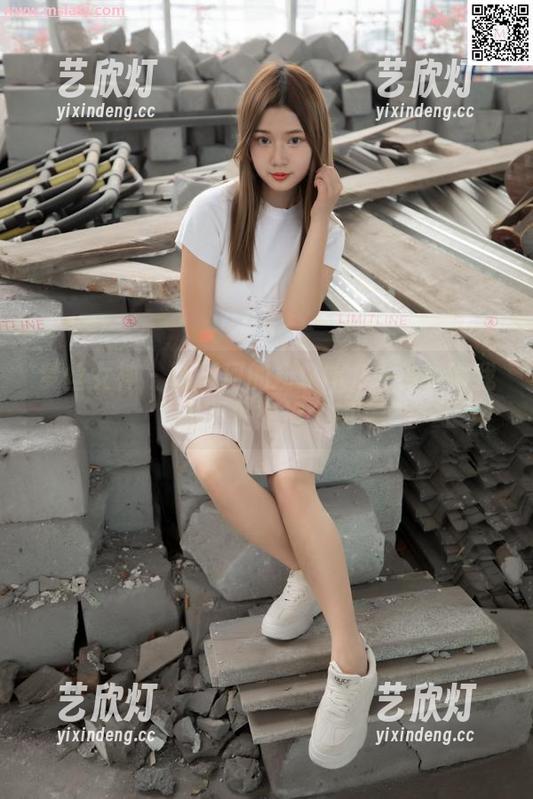 梦丝女神-珂珂 梦丝女神 - 嗯珂珂的粉NIKE女神看得我忍不住想追个问