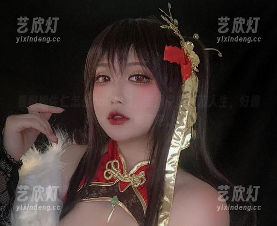 椒妮佐仁 看椒妮佐仁怎么cos加贺,美图中的戏精人生,好像也太真实了吧。