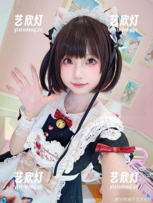 橙喵 橙喵更新了!她的日常套图简直是逗趣连连,一起摇摆吧!